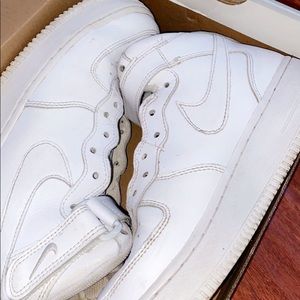 USED mid Nike air forces
